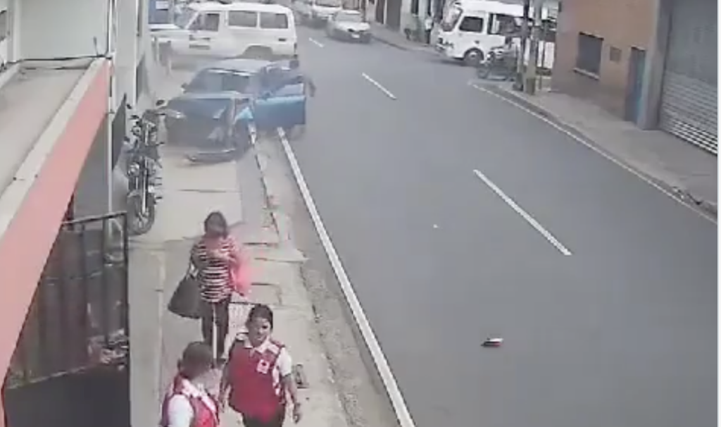 Mujer se salva de Milagro en accidente en Comayagüela.